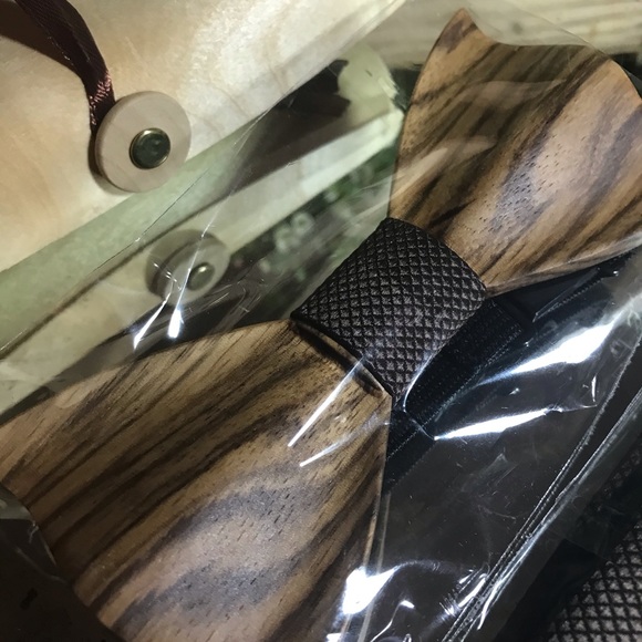 Wooden Bow Tie Collection - Picture 3 of 5
